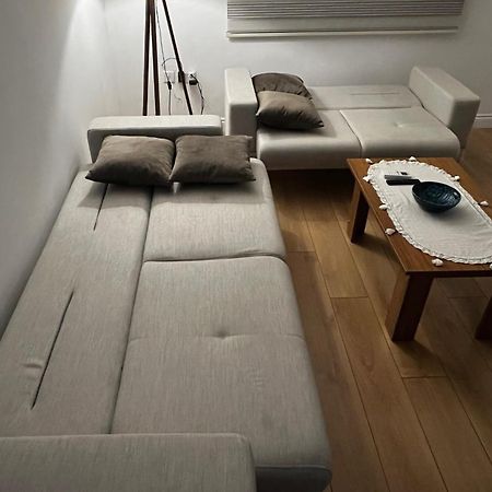 Stylish 3 Bedroom Apartment In 키레니아 외부 사진