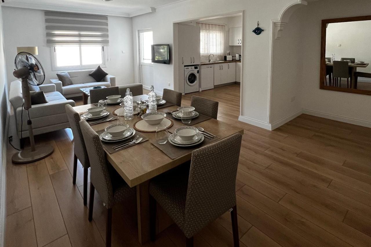Stylish 3 Bedroom Apartment In 키레니아 외부 사진