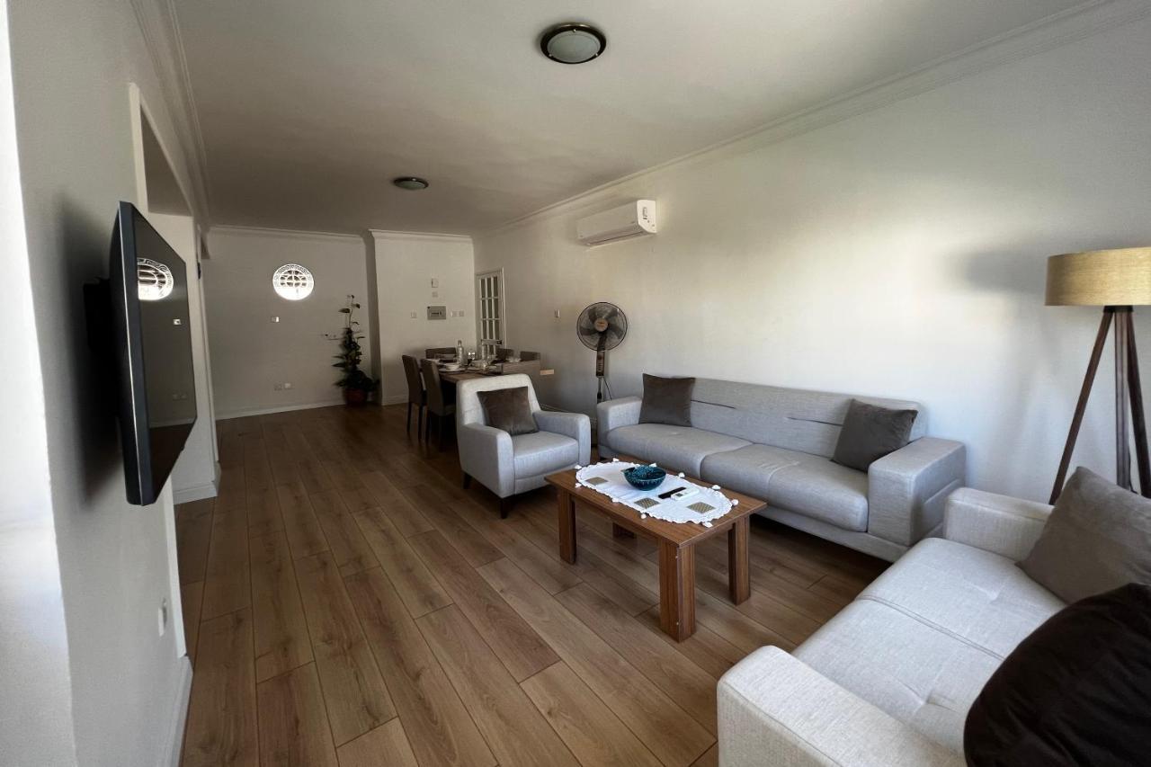 Stylish 3 Bedroom Apartment In 키레니아 외부 사진