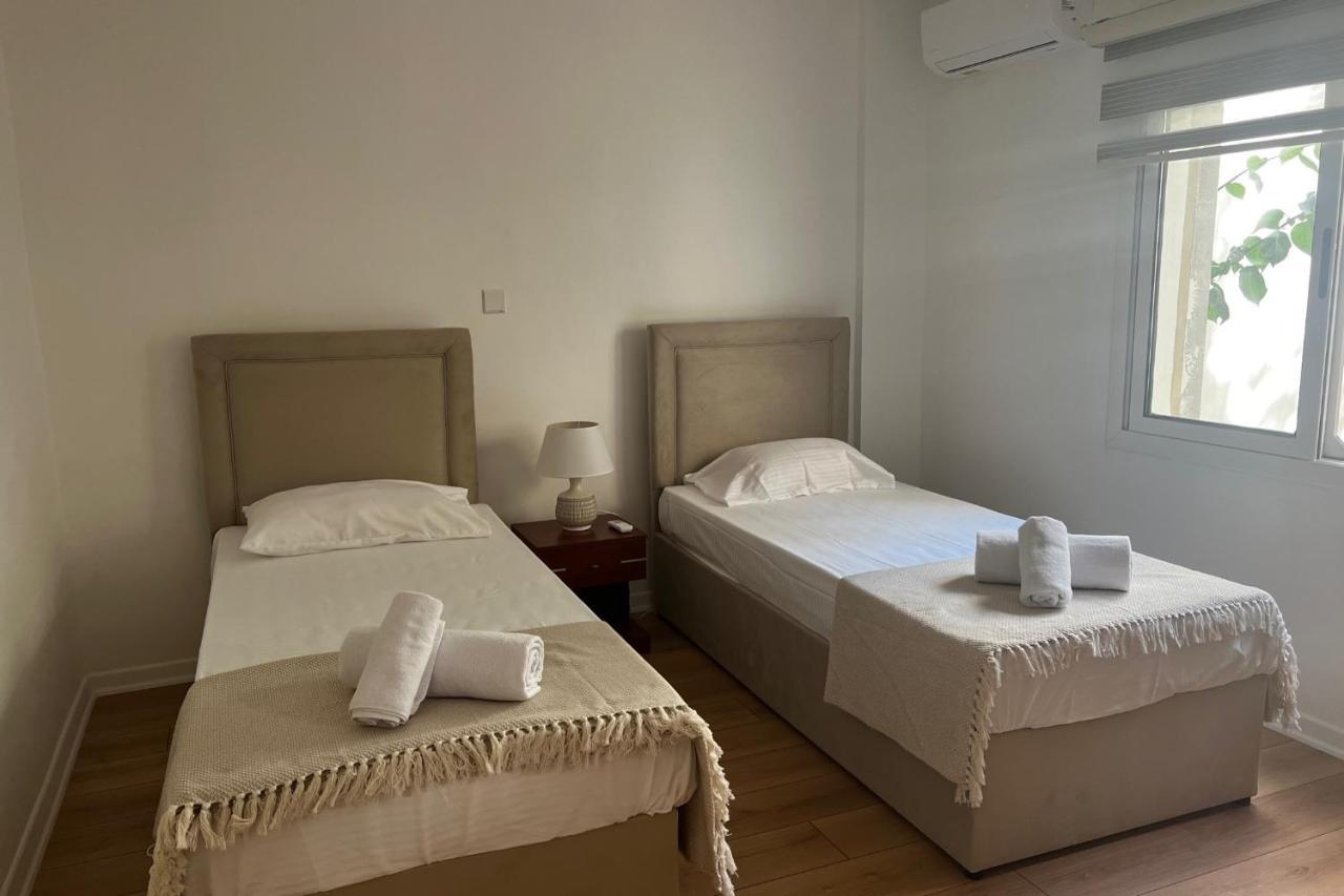 Stylish 3 Bedroom Apartment In 키레니아 외부 사진