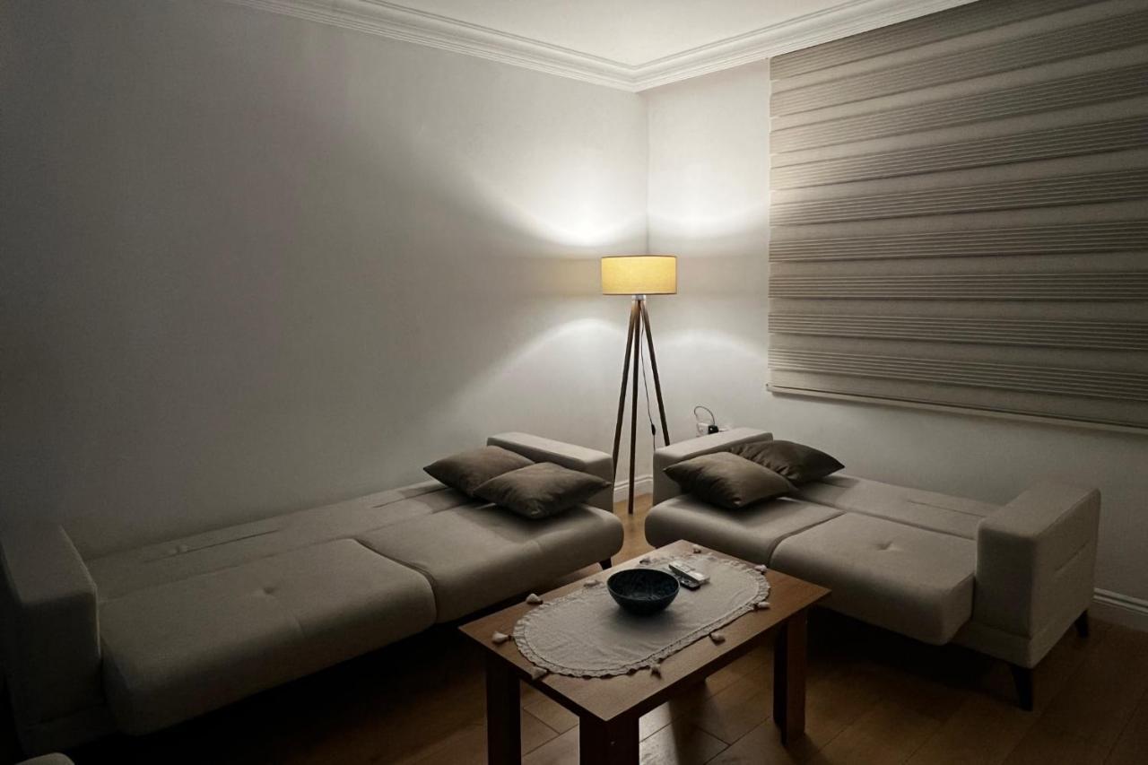 Stylish 3 Bedroom Apartment In 키레니아 외부 사진