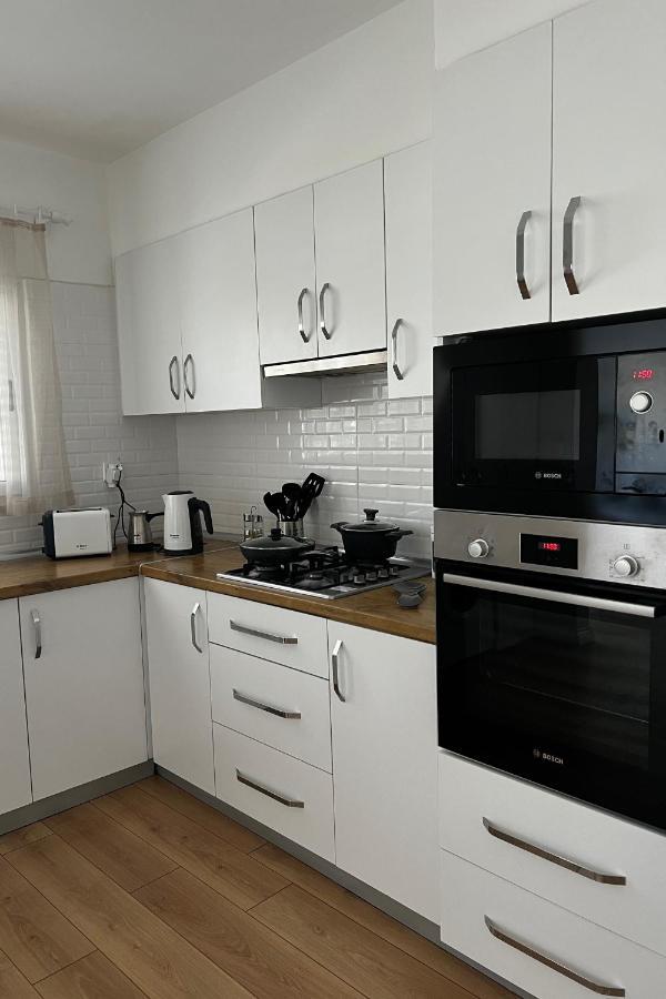 Stylish 3 Bedroom Apartment In 키레니아 외부 사진