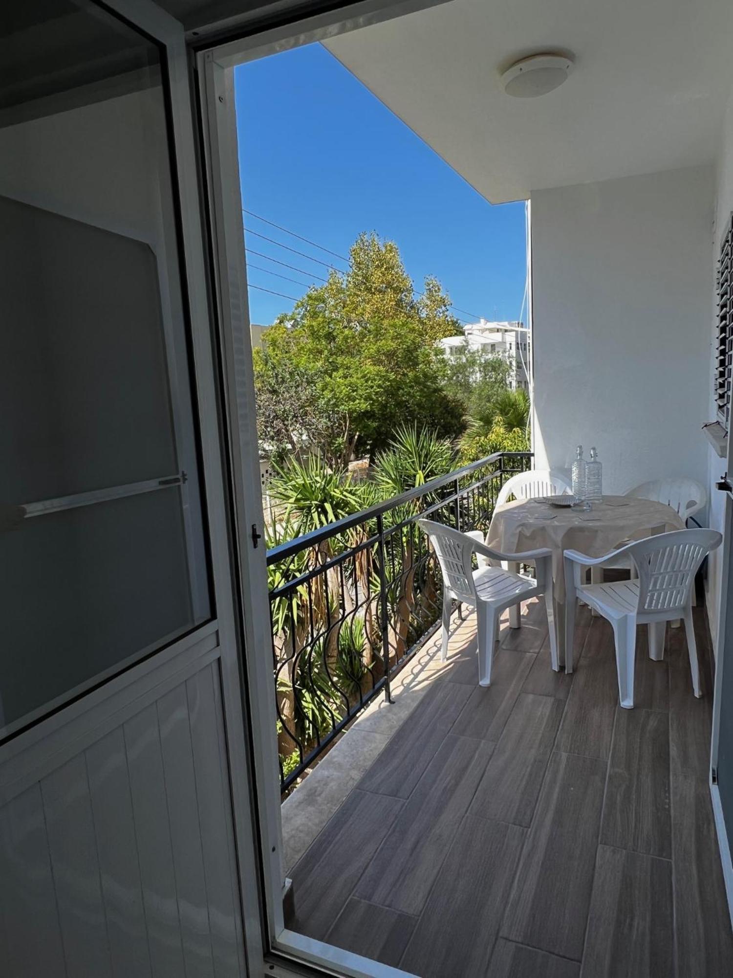 Stylish 3 Bedroom Apartment In 키레니아 외부 사진