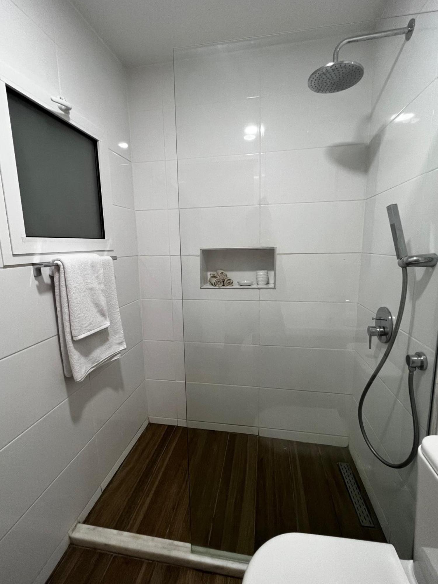 Stylish 3 Bedroom Apartment In 키레니아 외부 사진