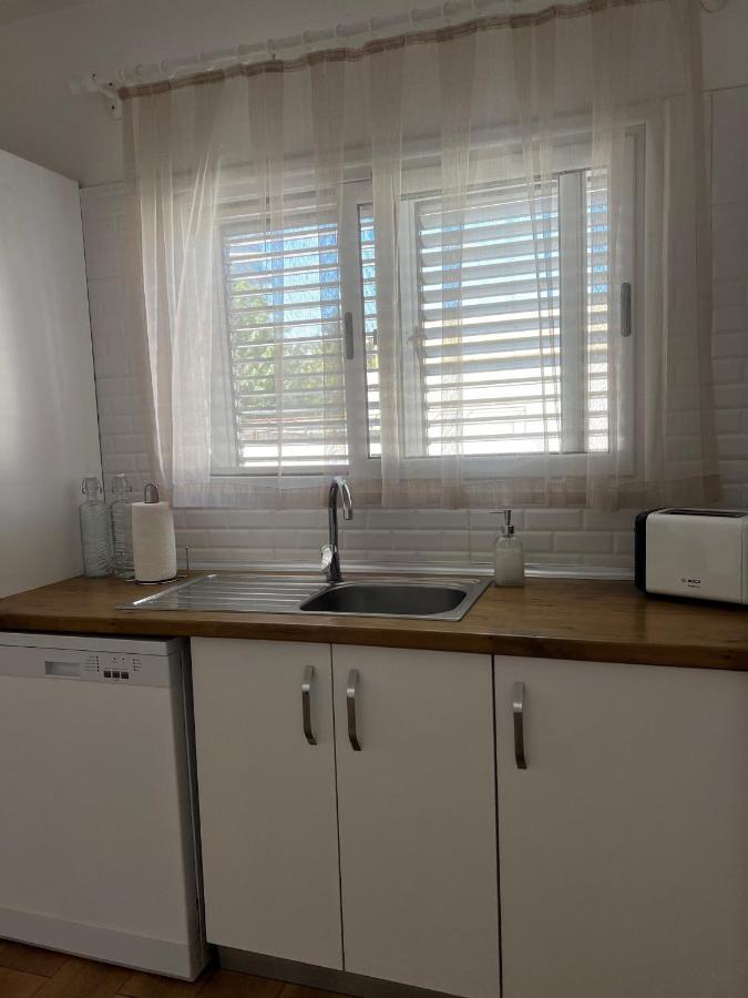 Stylish 3 Bedroom Apartment In 키레니아 외부 사진